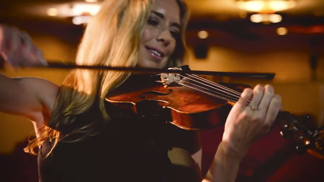 Vivaldi violin concerto performed by Elin Wolf